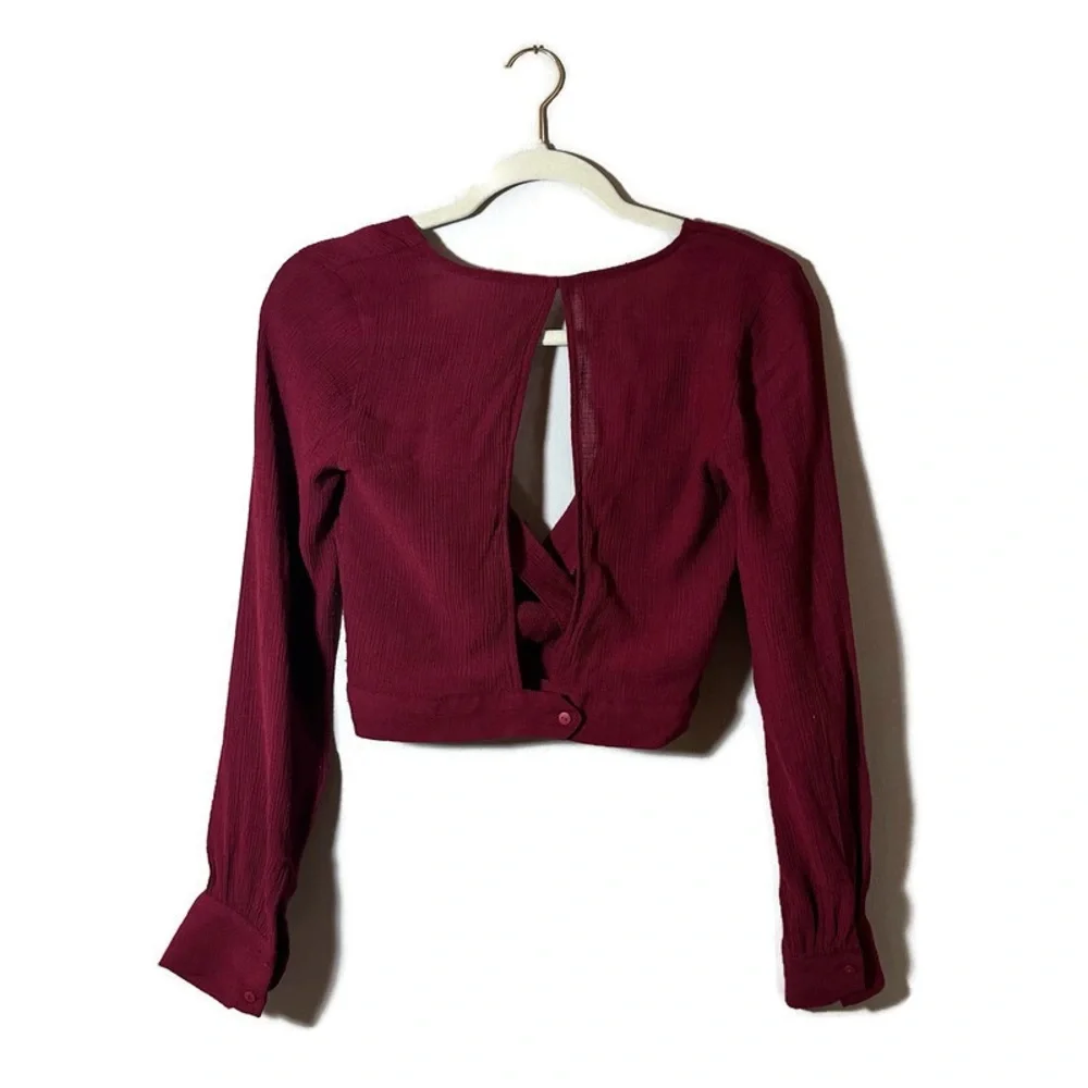 Silence + Noise Urban Ourfitters Top Women's Size XS Maroon Red Wrap Crop - Picture 6 of 14